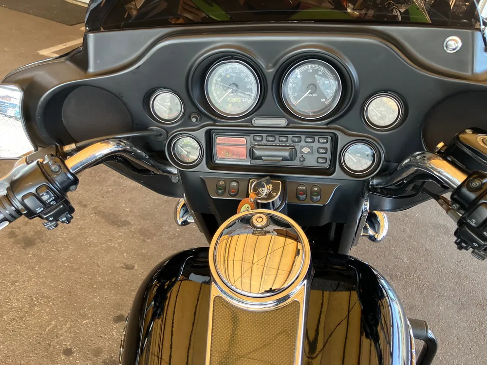 Harley-Davidson FLHTCU-I 2001, чёрный, фото 2