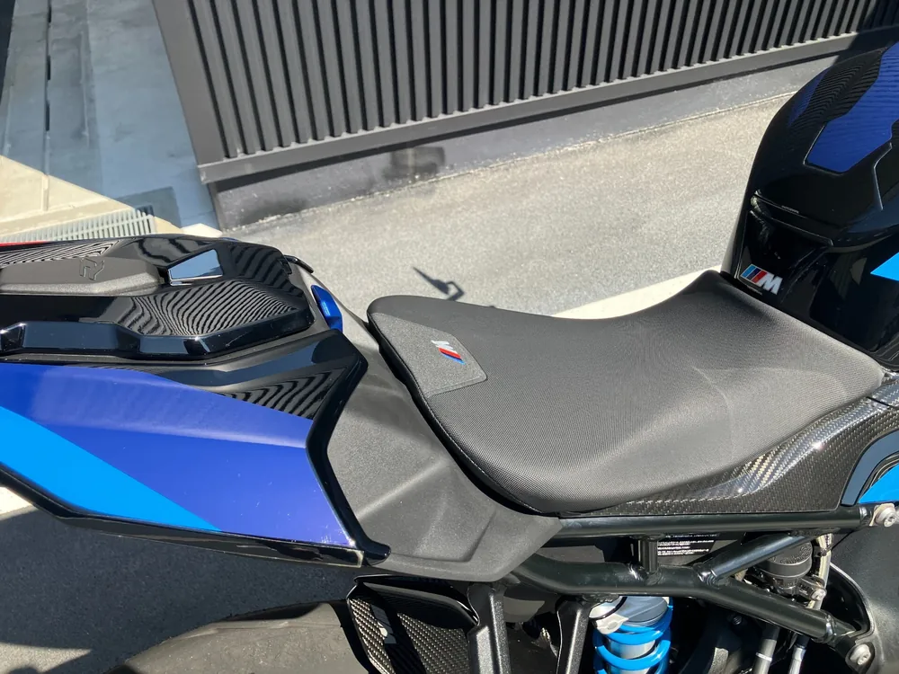 BMW M1000R 2024, чёрный, фото 6