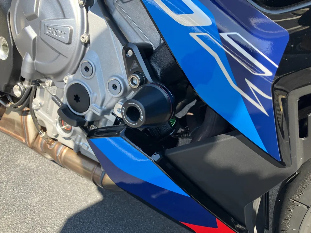 BMW M1000R 2024, чёрный, фото 9