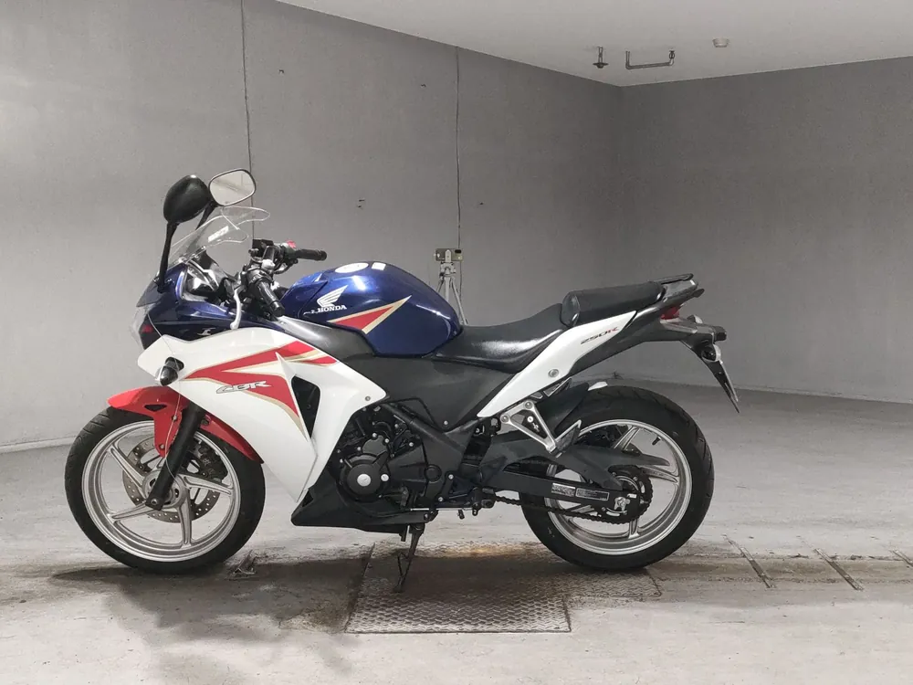 Honda CBR250R MC41, white / blue, фото 2