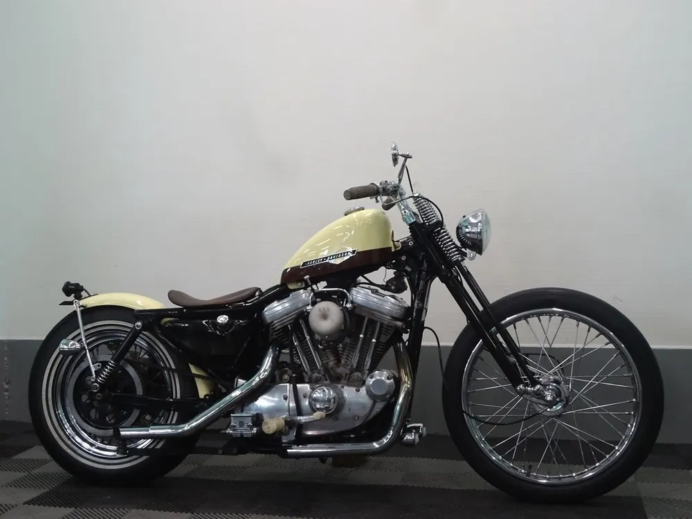 Harley-Davidson XLH883 Deluxe 1992, фото 3