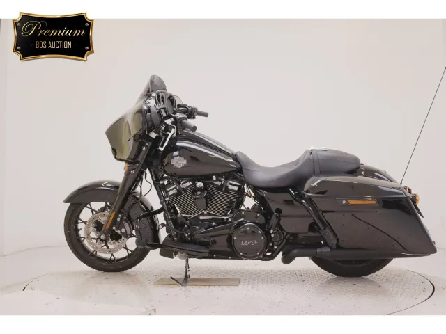 Harley-Davidson FLHXS1870 2024, чёрный, фото 2
