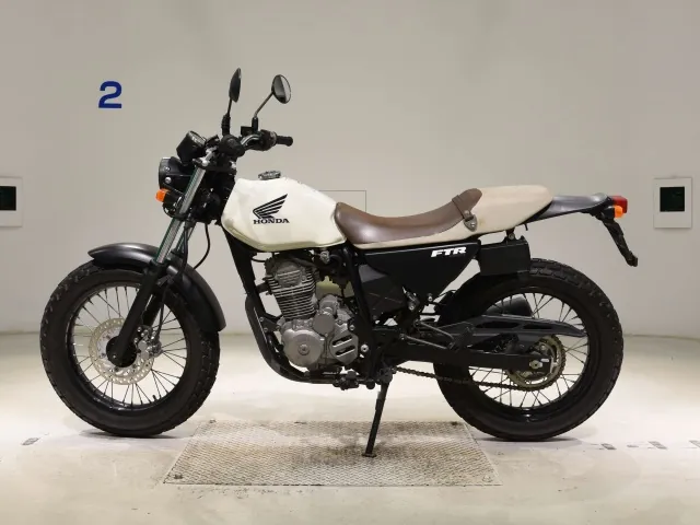 Honda FTR223 MC34, белый, фото 2