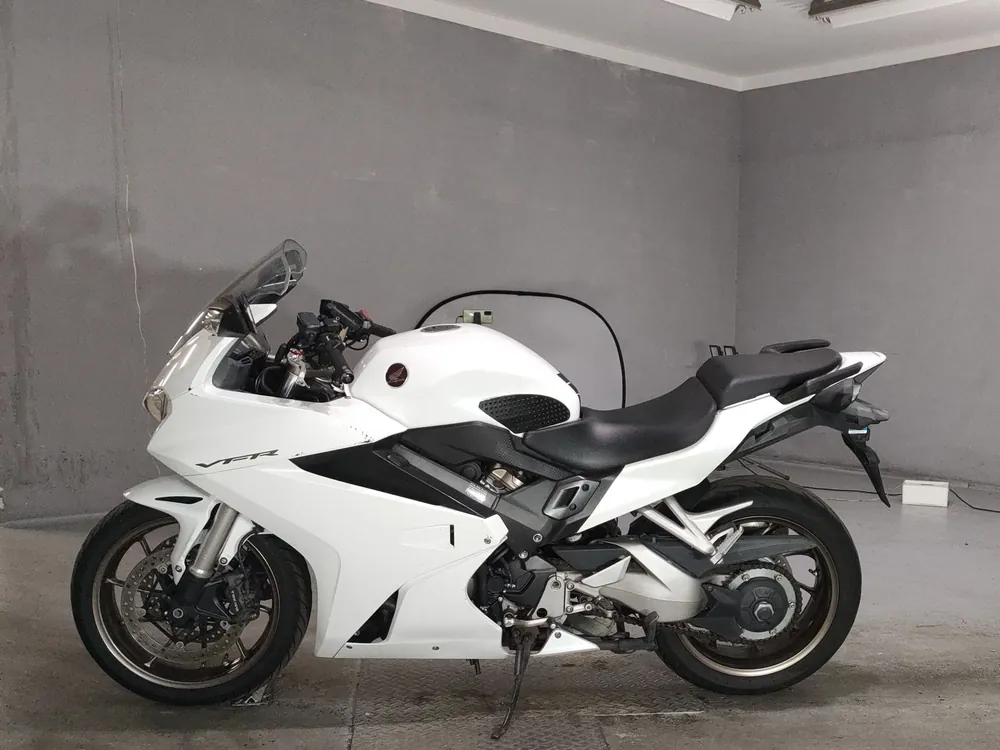 Honda VFR800F 2018, белый, фото 2