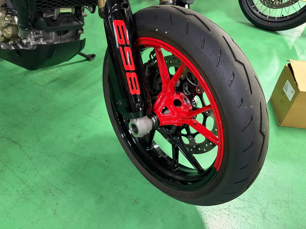 Ducati Hypermotard 698 MONO RVE 2024, black/red, фото 6
