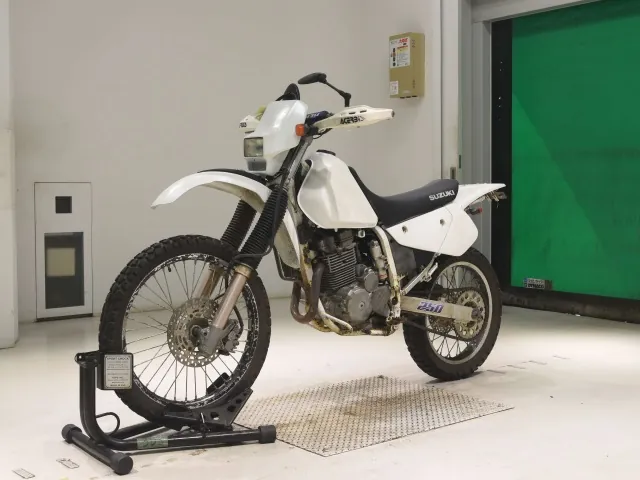 Suzuki DR250R, белый, фото 4