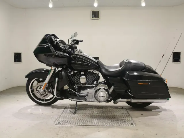Harley-Davidson FLTRX1690 2012, чёрный, фото 2