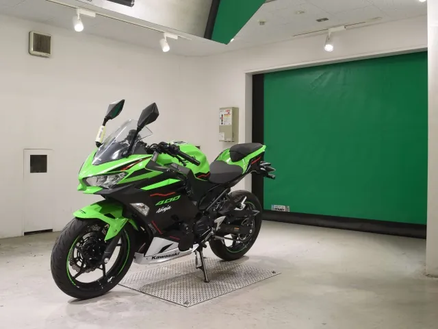 Kawasaki Ninja 400 2022, black | green, фото 4
