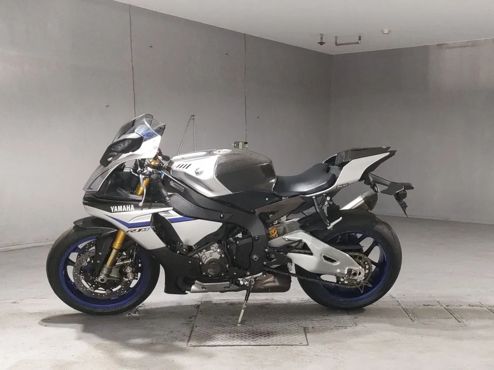 Yamaha YZF-R1M 2015, серебристый, фото 2