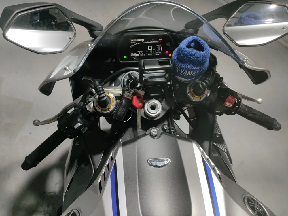 Yamaha YZF-R1M 2015, серебристый, фото 5