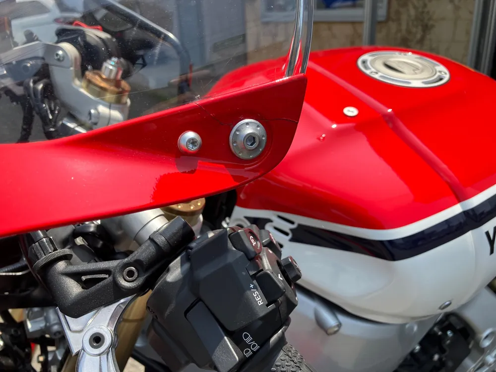 Yamaha Xsr900-2 2024, красный, белый, фото 5
