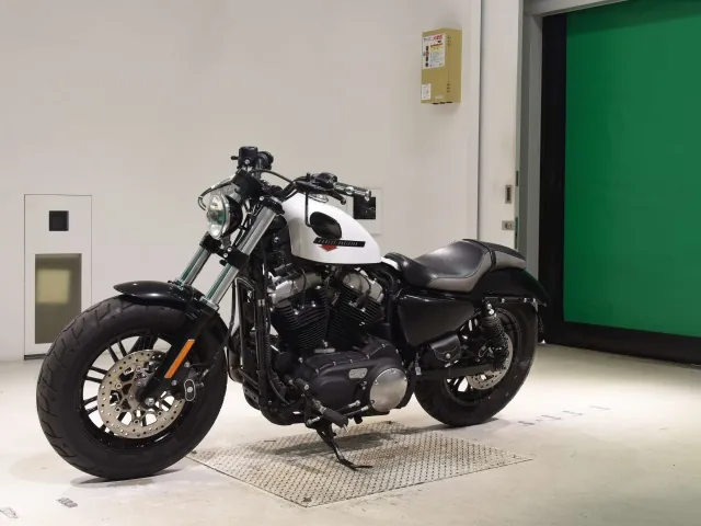 Harley-Davidson XL1200X 2019, white | black, фото 4
