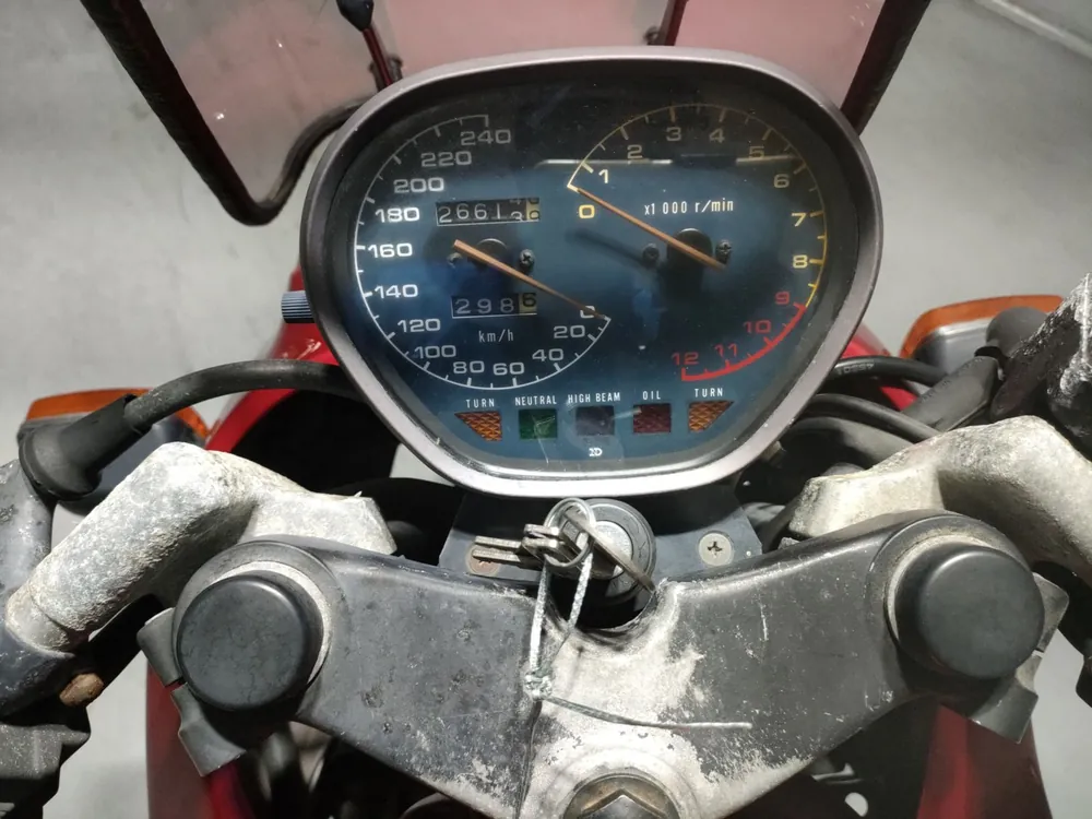 Suzuki GSX1100S Katana 1987, серебристый, красный, фото 5