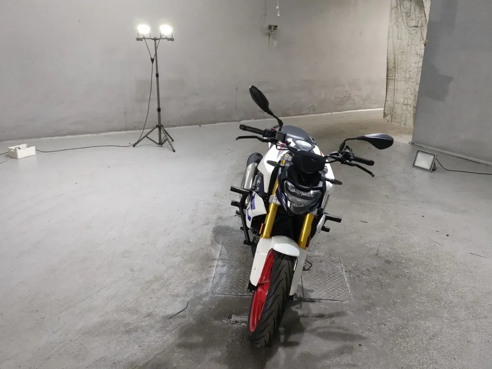 BMW G310R 2022, красный, фото 3