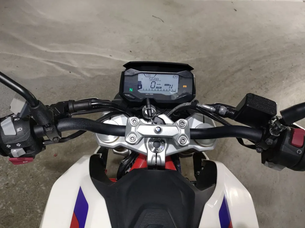 BMW G310R 2022, красный, фото 5