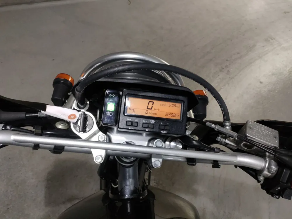 Suzuki DR250R, серый, фото 5