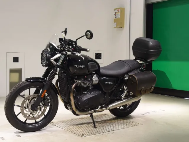 Triumph Street Twin 2016, чёрный, фото 4