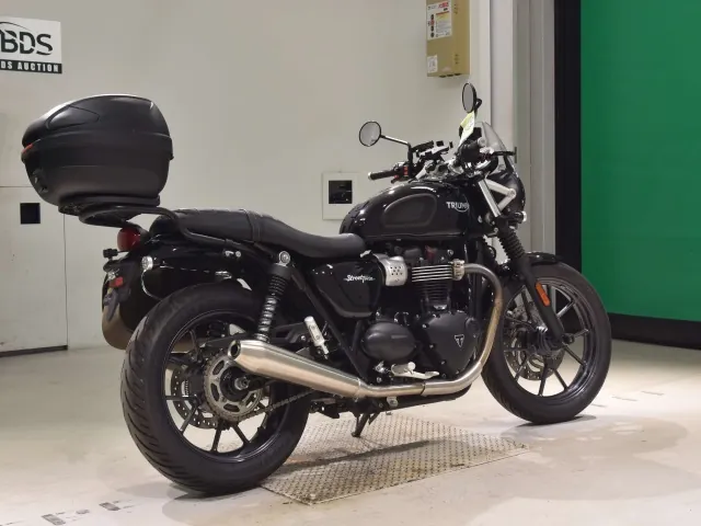 Triumph Street Twin 2016, чёрный, фото 5