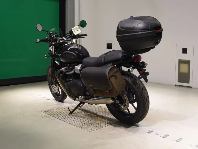 Triumph Street Twin 2016, чёрный, фото 6
