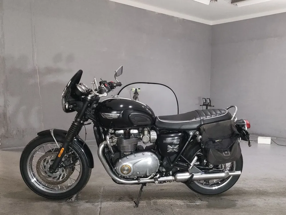 Triumph T120 Bonneville 2018, чёрный, фото 2