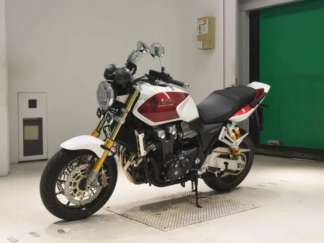Honda CB1300 2026, white | red, фото 4