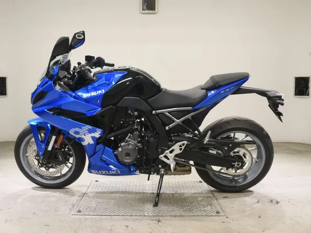 Suzuki Gsx-8T 2026, black | blue, фото 2