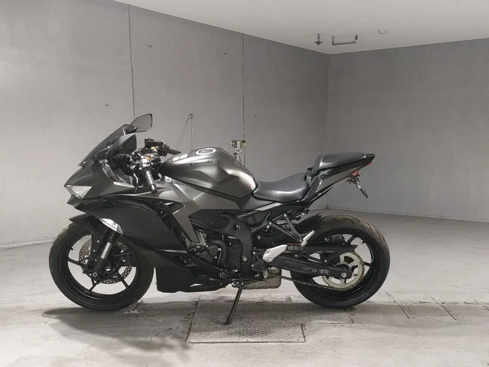 Kawasaki Ninja ZX-25R, black/gray, фото 2