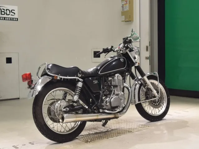 Yamaha SR400 2010, чёрный, фото 5