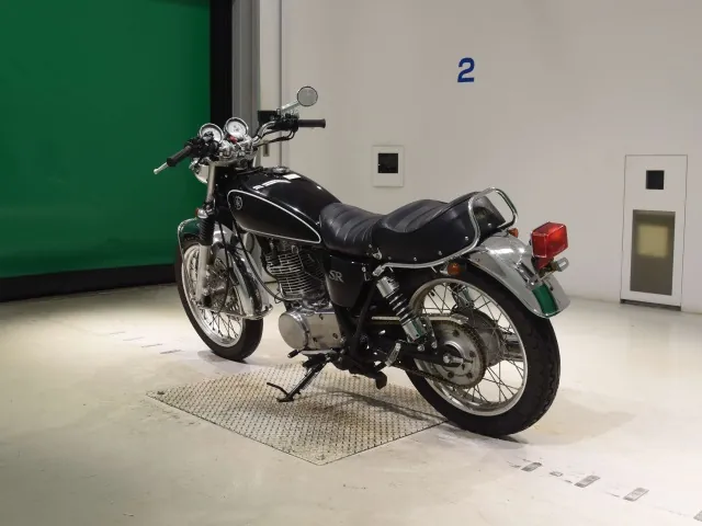 Yamaha SR400 2010, чёрный, фото 6