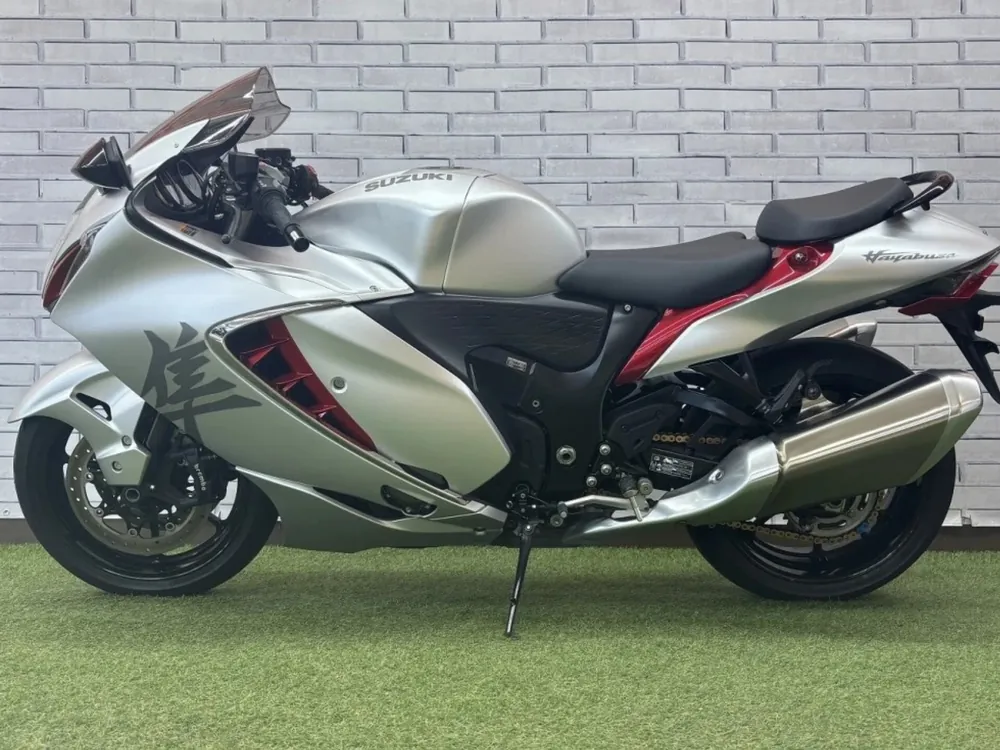 Suzuki Hayabusa 2021, чёрный, серебристый, фото 2