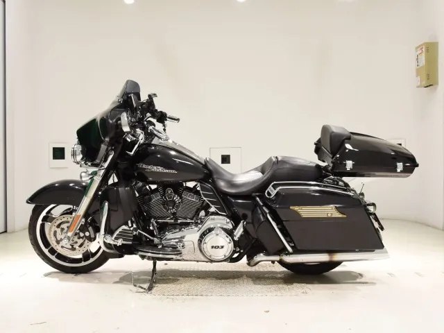 Harley-Davidson FLHX1690 2013, чёрный, фото 2