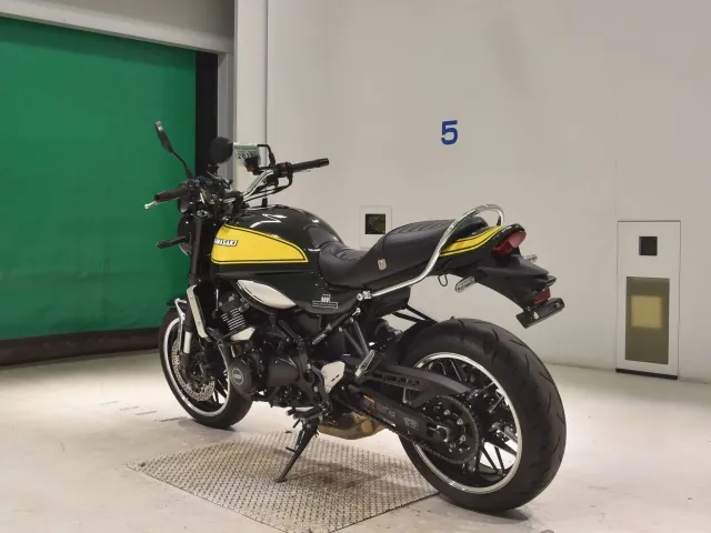 Kawasaki Z900RS 2024, зелёный, фото 6
