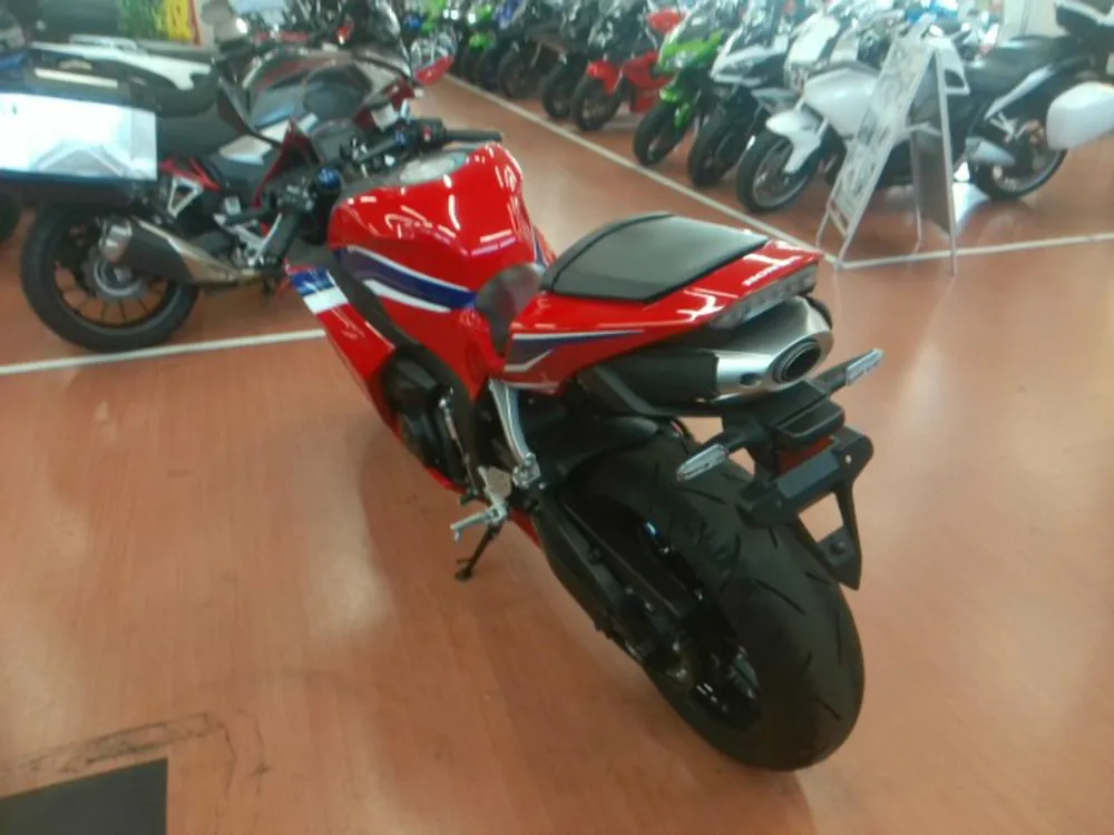 Honda CBR600RR 2022, red / blue, фото 5