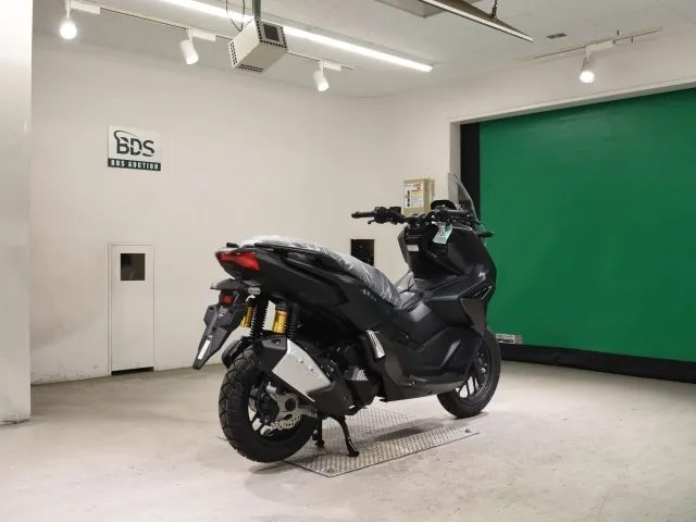 Honda ADV160, matt black, фото 5