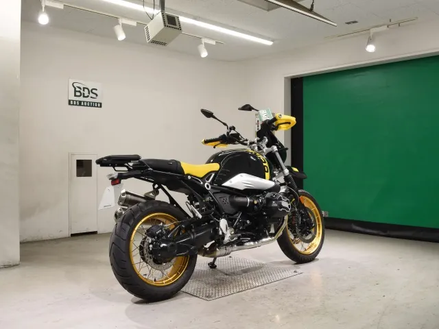 BMW R nineT urban G/S 2021, black | yellow, фото 5