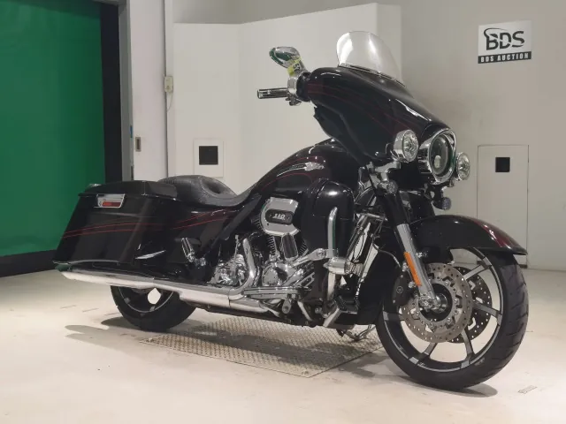 Harley-Davidson FLHXSE1800CVO 2011, red | black, фото 3