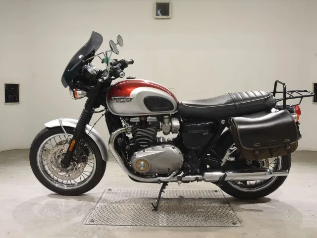 Triumph Bonneville T120 2016, red | silver, фото 2