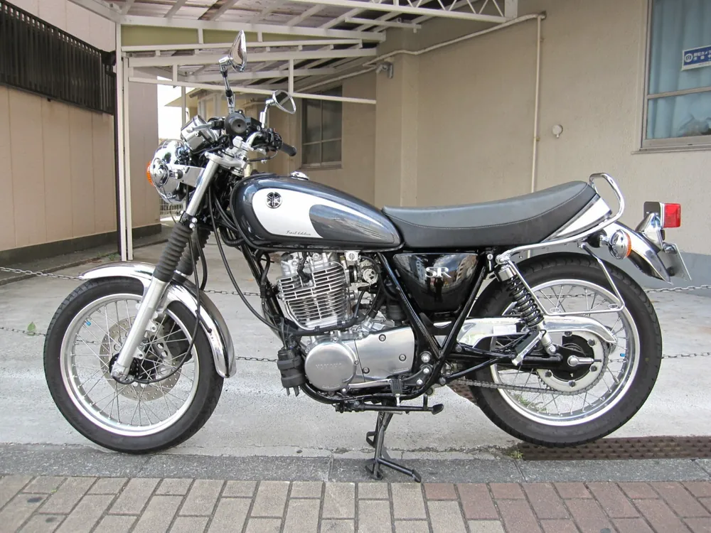 Yamaha SR400 Final Edition Limited 2021, серый, фото 2