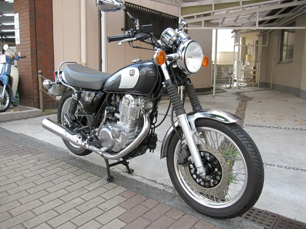 Yamaha SR400 Final Edition Limited 2021, серый, фото 3