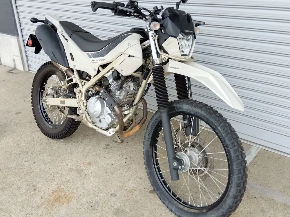 Kawasaki KLX230 Sherpa, бежевый, фото 4