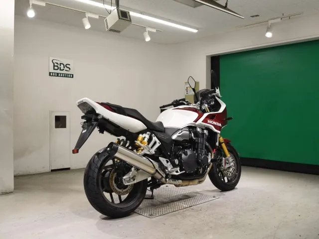 Honda CB1300 2025, white | red, фото 5