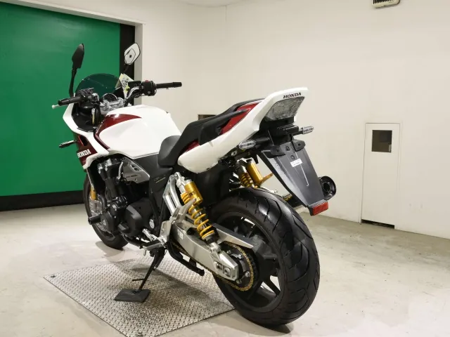 Honda CB1300 2025, white | red, фото 6