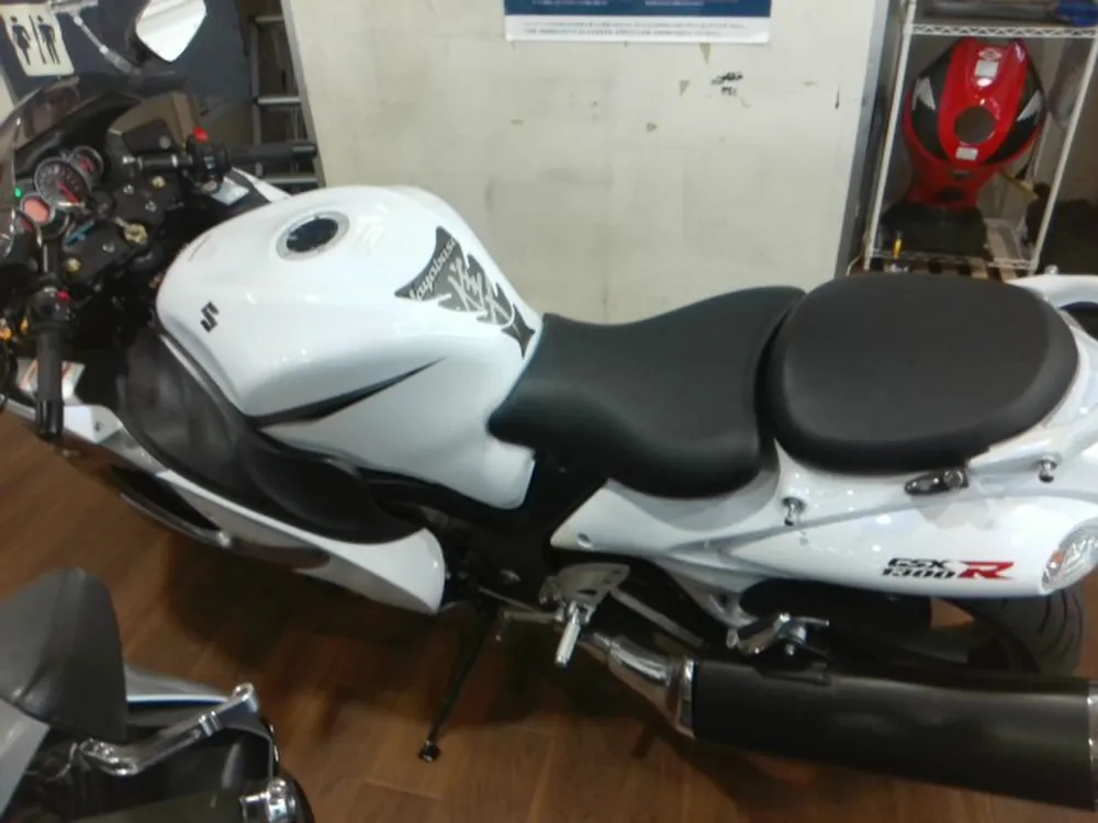 Suzuki GSX1300R 2015, p white, фото 2