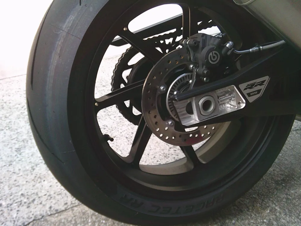 BMW S1000Rr 2026, чёрный, фото 13