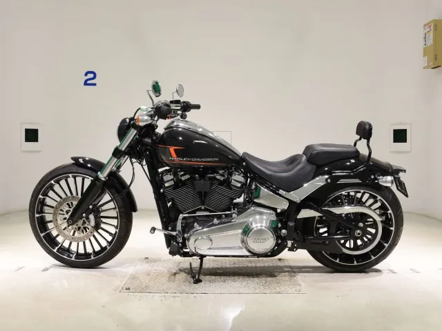 Harley-Davidson FXBR1920 2023, чёрный, фото 2