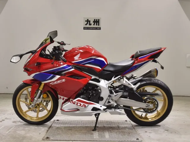 Honda CBR250RR, белый, красный, синий, фото 2