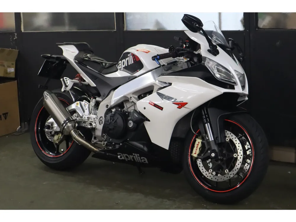 Aprilia RSV4 Factory 2011, белый, фото 2