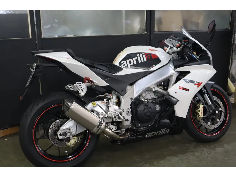 Aprilia RSV4 Factory 2011, белый, фото 3