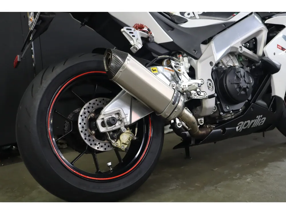 Aprilia RSV4 Factory 2011, белый, фото 8