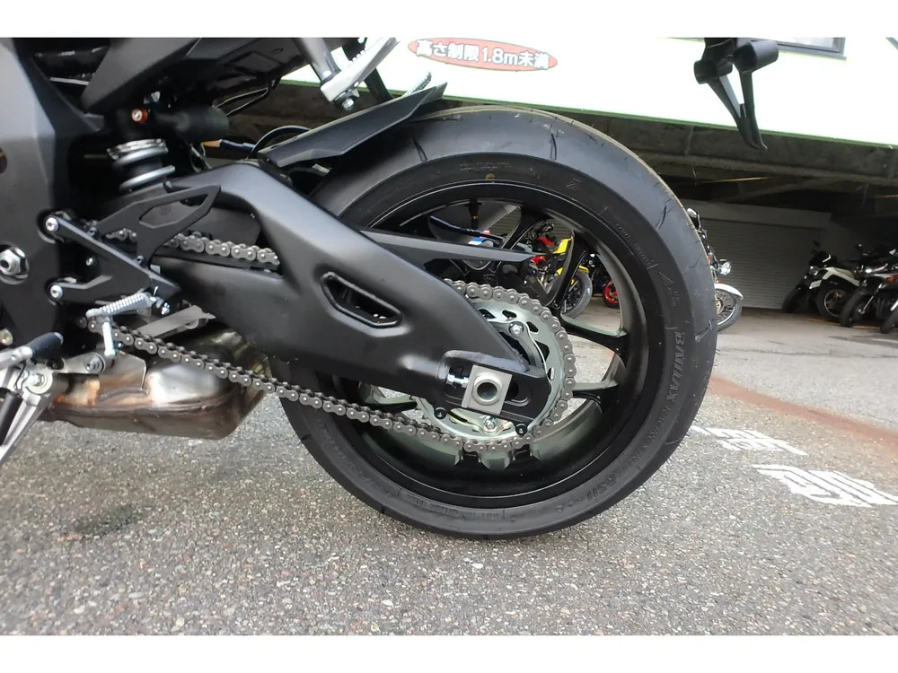 Yamaha YZF-R1M 2026, white / red, фото 13